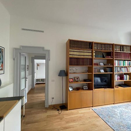 Luxury Apartment - Porta Venezia Milan Luaran gambar