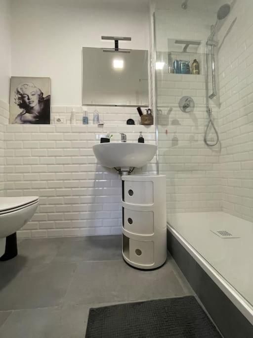 Luxury Apartment - Porta Venezia Milan Luaran gambar