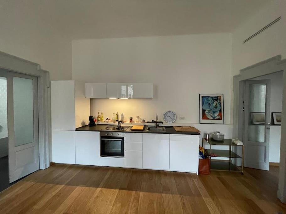 Luxury Apartment - Porta Venezia Milan Luaran gambar