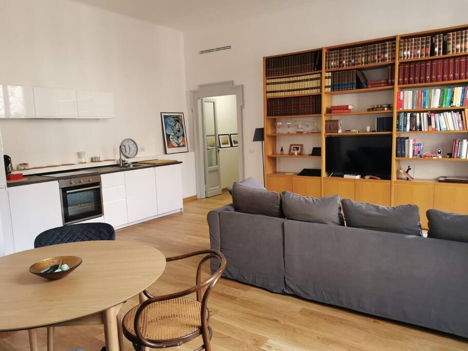 Luxury Apartment - Porta Venezia Milan Luaran gambar