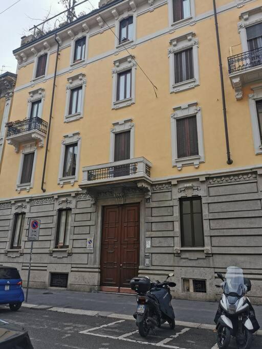 Luxury Apartment - Porta Venezia Milan Luaran gambar